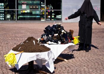 Alastair MacLennanin hyödytön performanssi tänään alkaneilla Là Bas -festivaaleilla.