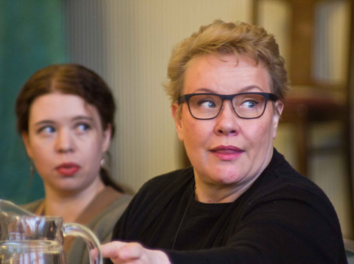 Anna Kontula ja Sirpa Pietikäinen. Kuva: Aleksis Salusjärvi