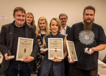 Etualalla: Kritiikin punnuksilla 2018 palkitut tietokirjailija Mikko Laaksonen