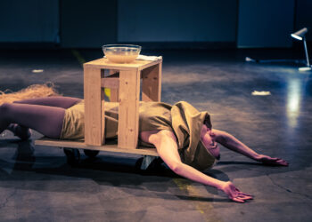 Every house has a door: Scarecrow. Kuva: Saara Autere