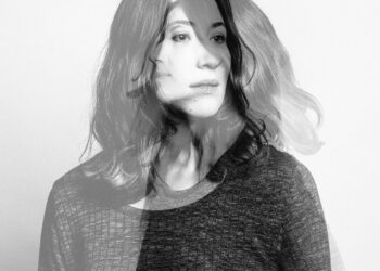 Anna Valpuri esityksessä Alina. Kuva Mitro Härkönen / Kansallisteatteri