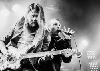 Muusikot Timo Kämäräinen ja Olavi Uusivirta. Kuva: Antti Pitkäjärvi