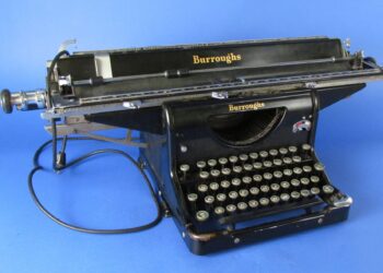 Burroughsin sähkömekaaninen kirjoituskone vuodelta 1932