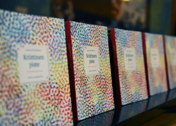 SARVin Kriittinen piste -kirjoja julkkareissa 7.3.2018 Dubrovnikissa