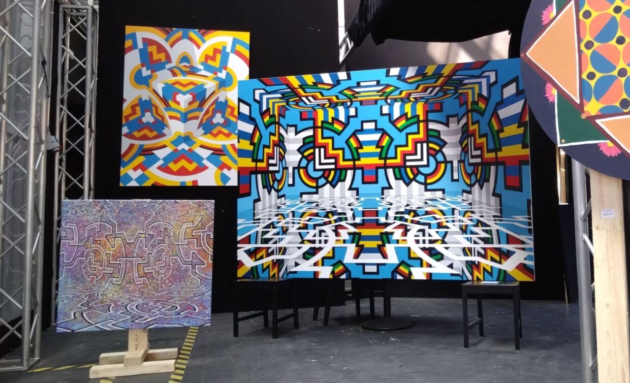 Alvar Gullichsenin teoksia "Psykedeelit ja luovuus kotimaisessa kuvataiteessa" -näyttelyssä. Kuva: Martti-Tapio Kuuskoski