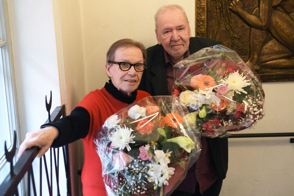 Suomen arvostelijain liiton uudet kunniajäsenet Marja-Terttu Kivirinta ja Seppo Heiskanen. Kuva: Jouni Viitala