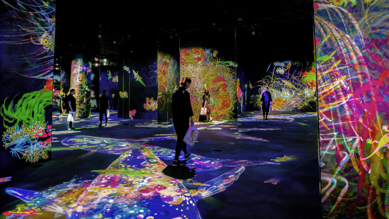 Yksisilmäisyydestä moniaistisuuteen – immersiivisen estetiikan uudet vaatteet