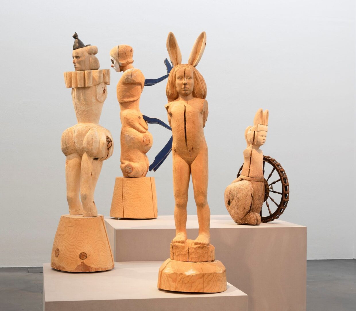 Kuvanveistäjä Mia Hamarin teokset Klovni (2013)