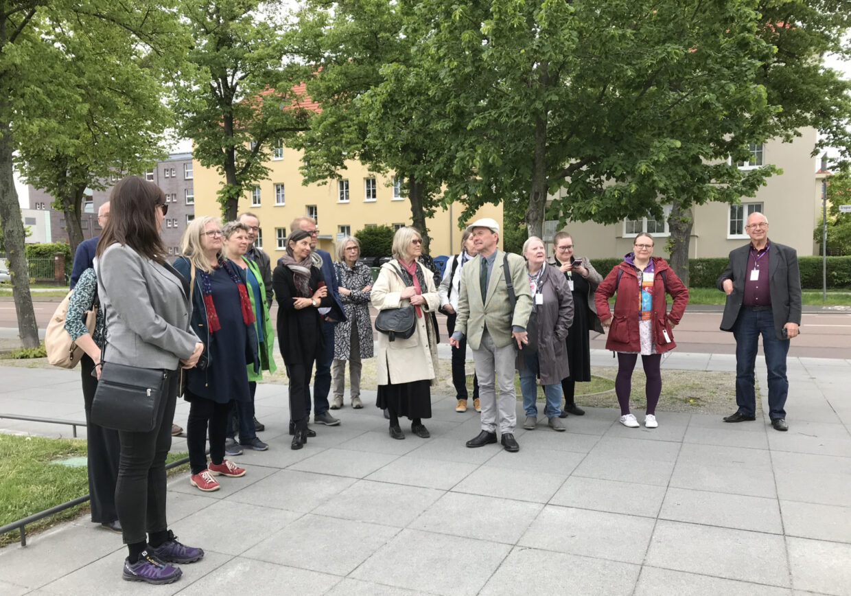 Menomatkalla Berliinistä Leipzigiin pysähdyttiin Dessaussa. Opas