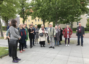 Menomatkalla Berliinistä Leipzigiin pysähdyttiin Dessaussa. Opas
