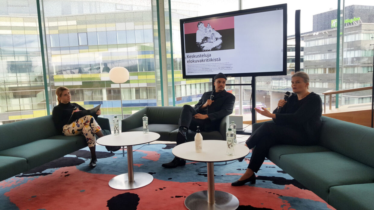 Elokuvakriitikko Silja Sahlgren-Fodstad (oik.)