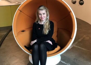 EMMAssa Eero Aarnion pallotuolissa 2019. Kuva: Riikka Laczakin oma kokoelma.