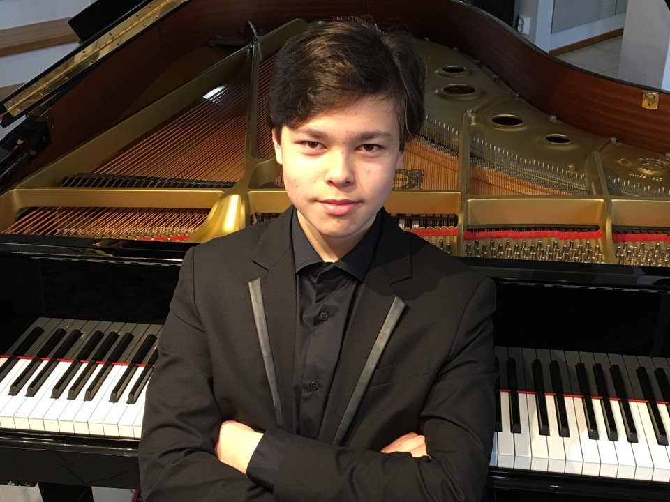 SARVin erikoispalkinto pianisti Tarmo Peltokoskelle