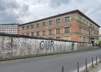 Kriitikko Töölössä, Berliinissä ja radioaalloilla – Kirjoittajakoulu kriitikoille -kurssin antia