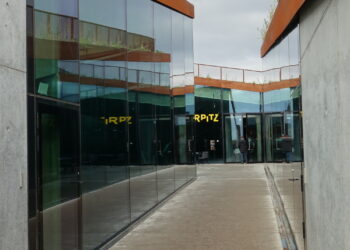 Arkkitehtitoimisto BIG: Tirpitz-museon sisäänkäynti Blåvandissa Tanskassa. Kuva: Esa Laaksonen