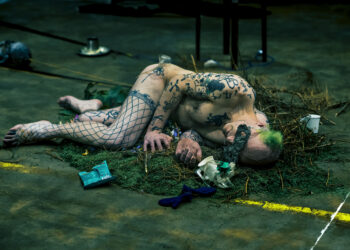 Katri Kainulainen & Maximilian Latva: GLOBUS HYSTERICUS. Kuva: Saara Autere