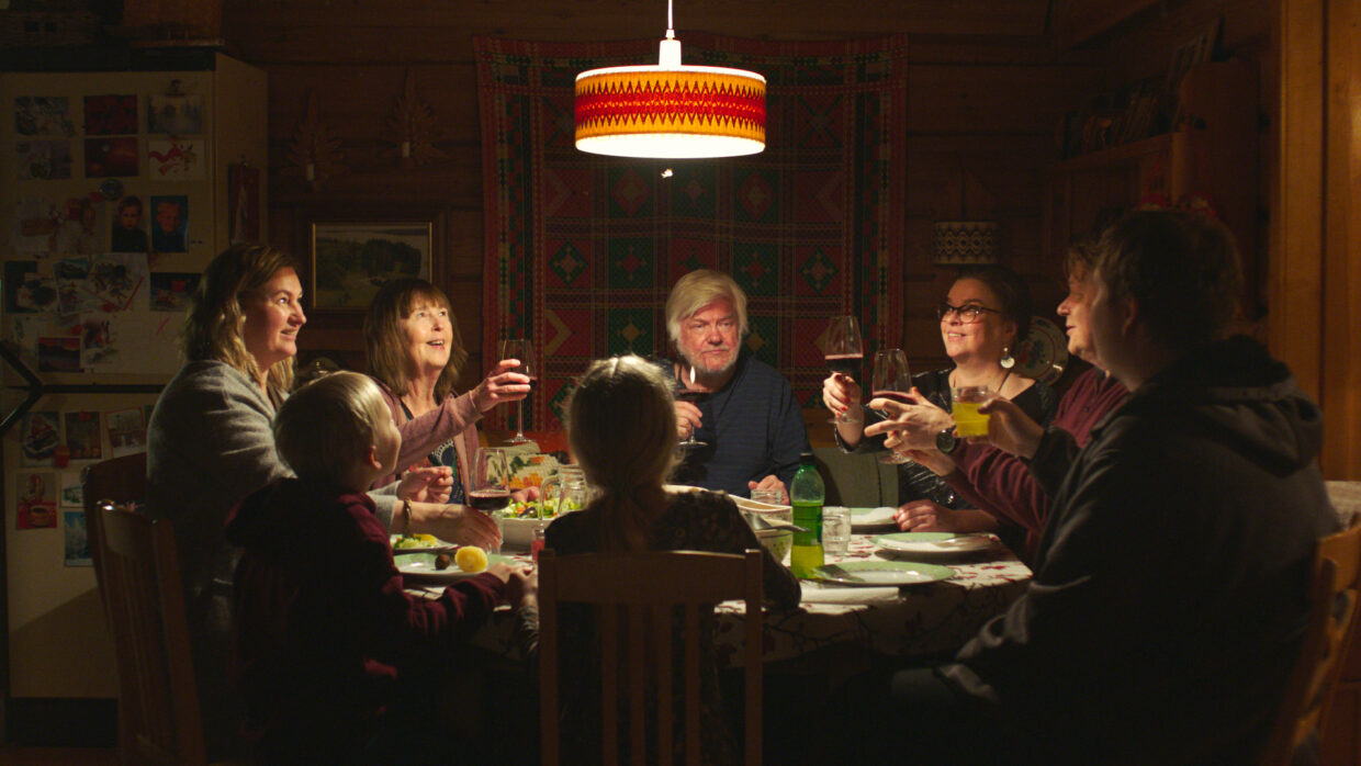 Mummola (ohj. Tia Kouvo)