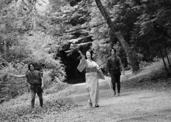 Stillkuva Junji Sakamoton ohjaamasta Okiku and the World -elokuvasta. Kuvalähde: Espoo Ciné