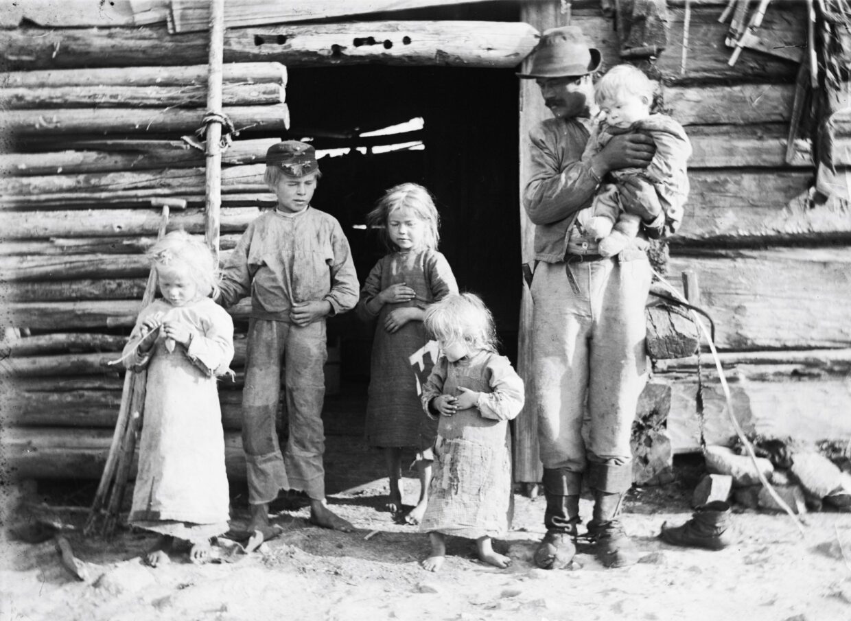 Työläiskirjallisuutta köyhistä naisista, joille on elämässä käynyt paska mäihä