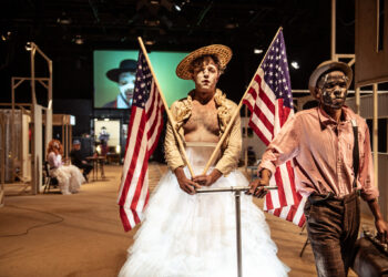 Tanssi- ja teatterijaoksen tapaaminen ja esityskäynti Espoon teatterissa